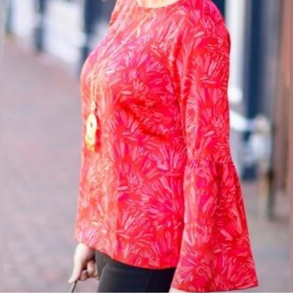 Banana Republic Red Floral Top - Picture 4 of 6